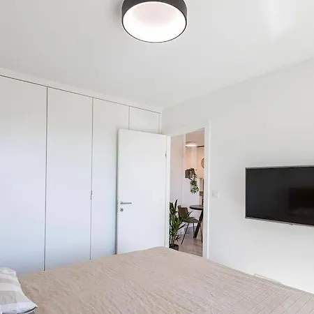 Apartment Urban With Possibility Of Parking